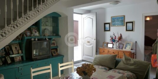 VIVIENDA DUPLEX  CON HABITACIÓN EN PLANTA BAJA Y LOCAL COMERCIAL EN CASCO ANTIGUO