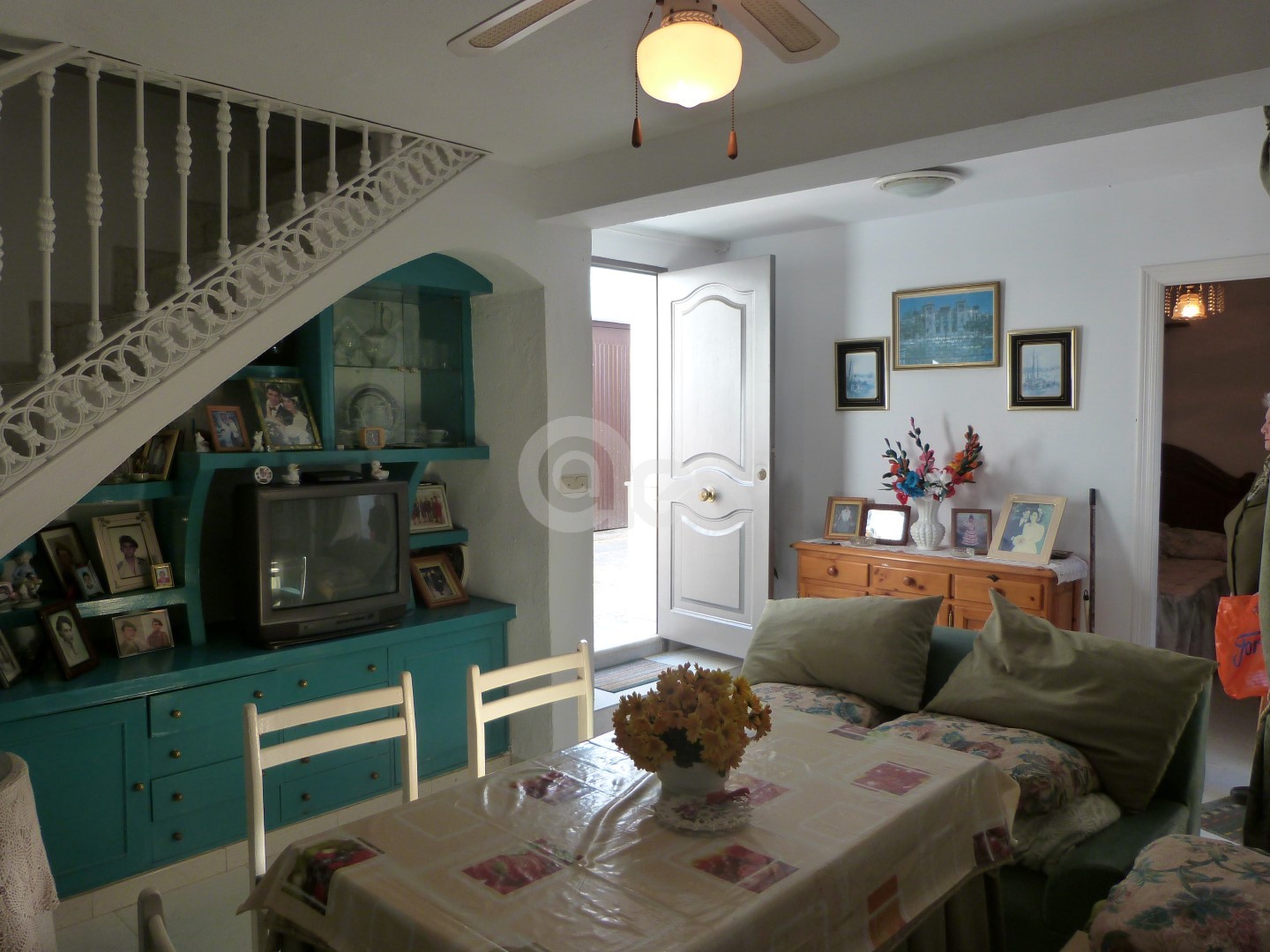 Duplex apartment with ground floor bedroom and commercial property in the old town