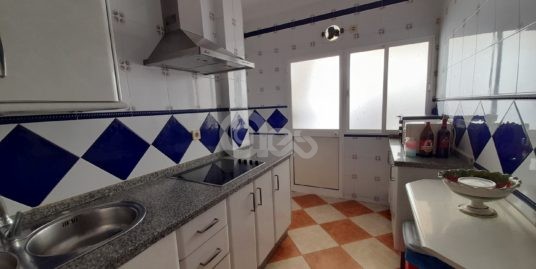 Piso en planta baja muy cerca de Las Palmeras!!