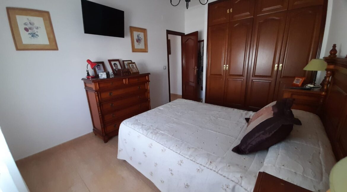 636e5d50-7d51-40df-b00f-f76c065260bb (Large)