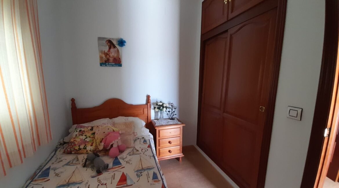 70e97d60-a066-4e7d-a3f4-2dd8f1749bca (Large)