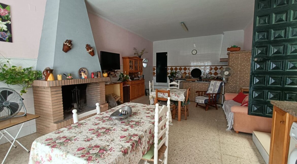 IMG-20250909-WA0018 (Large)