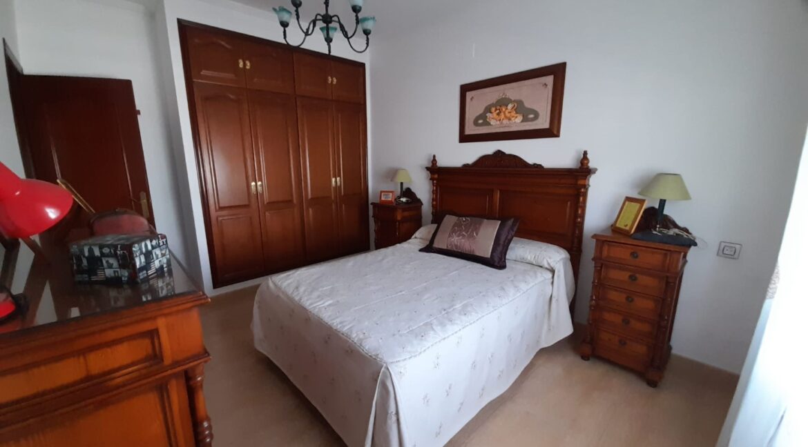 faabd691-d683-4932-b1c4-f11a0aec01ec (Large)