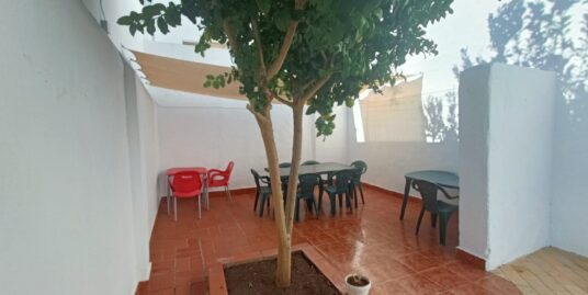 ¡Edificio compuesto de vivienda y local en pleno centro!