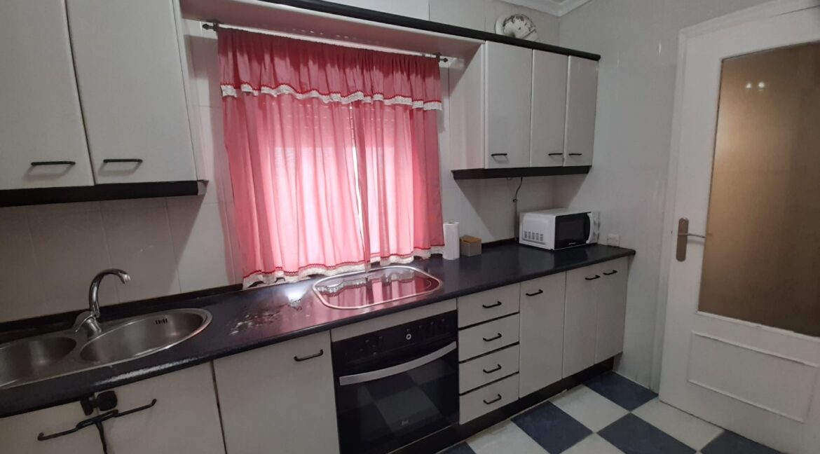 136c9624-0396-42d6-8eed-1dcb70597917 (Large)