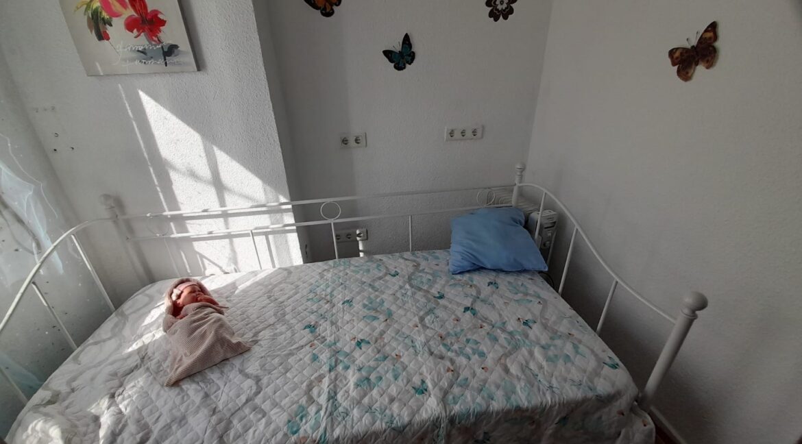 1b0698c2-ba2b-46c4-a51b-794c102a5818 (Large)