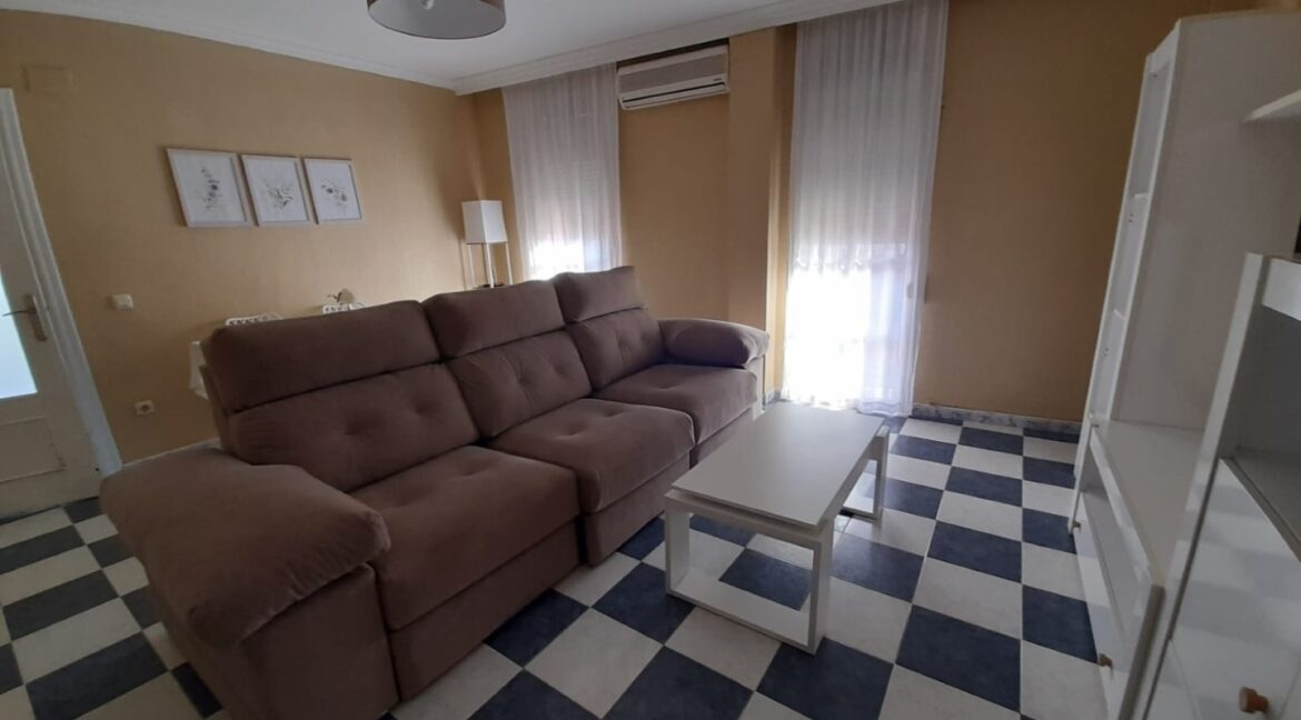 27321a05-d1e7-4b09-a322-273455117e2c (Large)