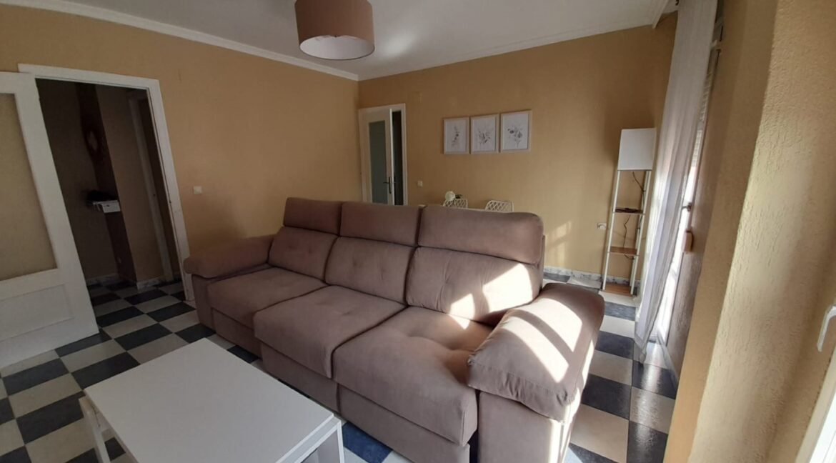 3bdda742-dc4f-435b-8e34-875056a874d1 (Large)