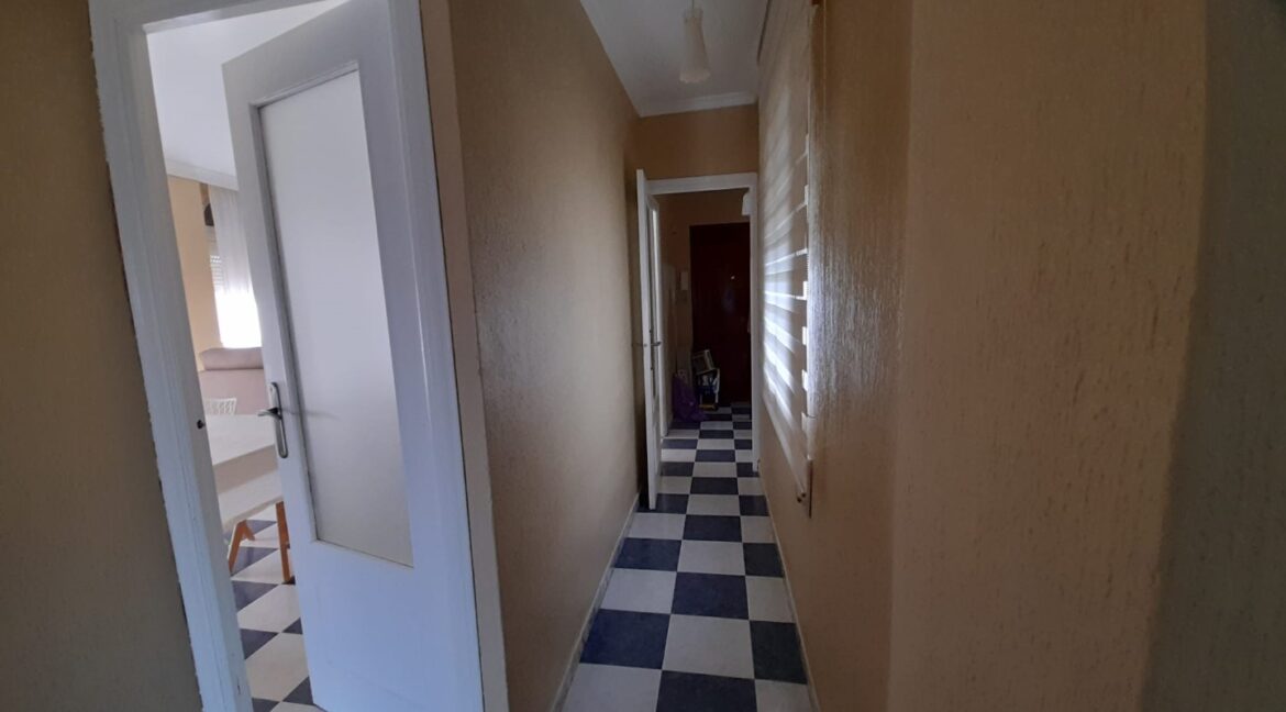 44f12425-f4fd-4630-a1b4-04765f6dae44 (Large)