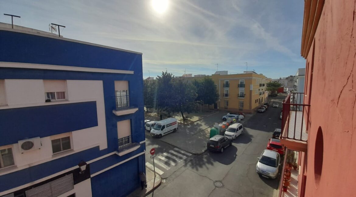 4d58c61b-0121-4499-9b68-073456570365 (Large)