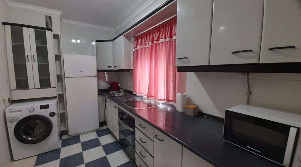 4de7abef-c7ba-4a5a-8d01-f2c397f6dc2f (Large)