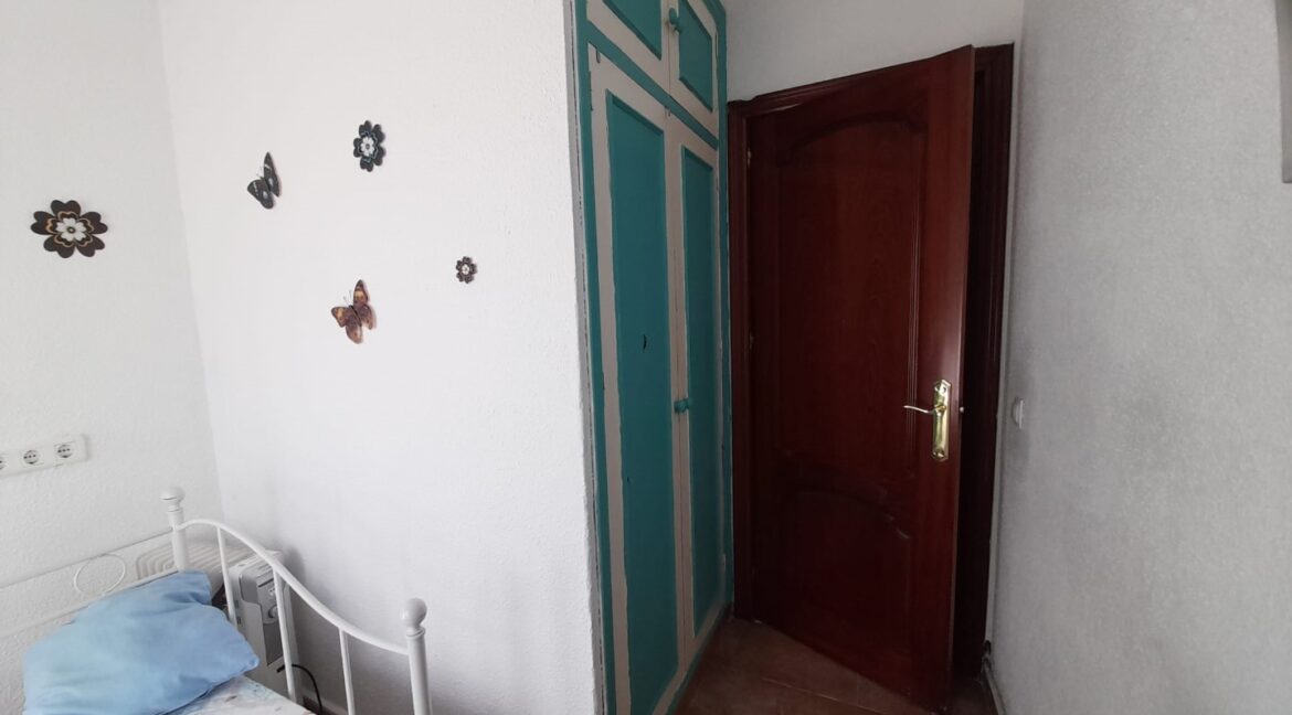 726e2bcd-f59b-4c90-9643-fac3700de92e (Large)