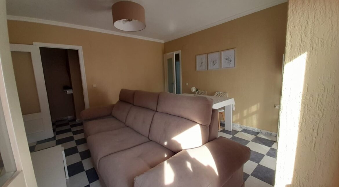 8856a70f-14a7-4f28-a3b0-a4019f5aef7c (Large)