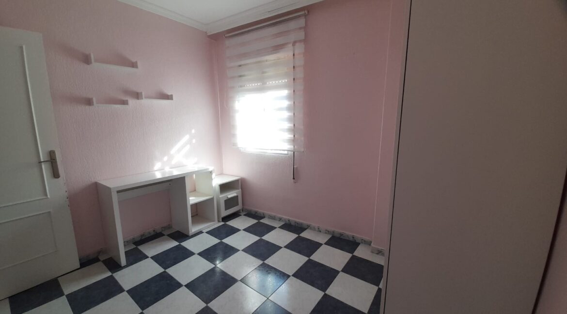 8e6c4d86-d63b-4ee5-b8dc-c27b9e3e13a8 (Large)