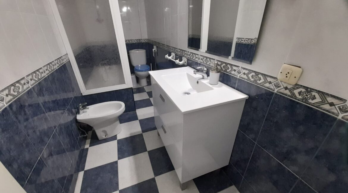 ad6cc778-d7d5-4320-a1da-156769b4992b (Large)