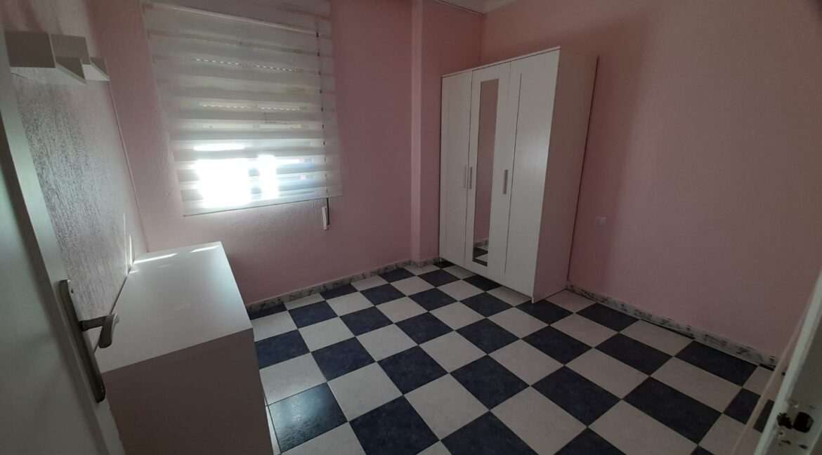 f4beaa0a-bf46-4860-bd1a-1216282fa6c1 (Large)