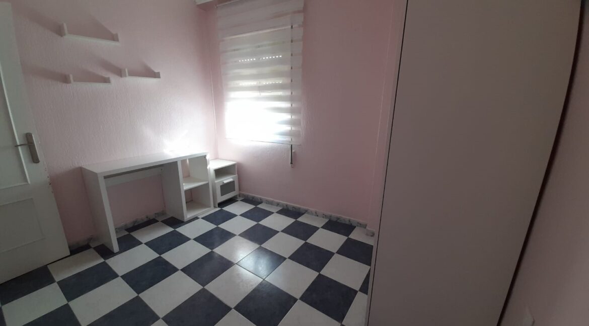 fcecc651-03ad-4bc3-8e50-88650ce0fe4b (Large)