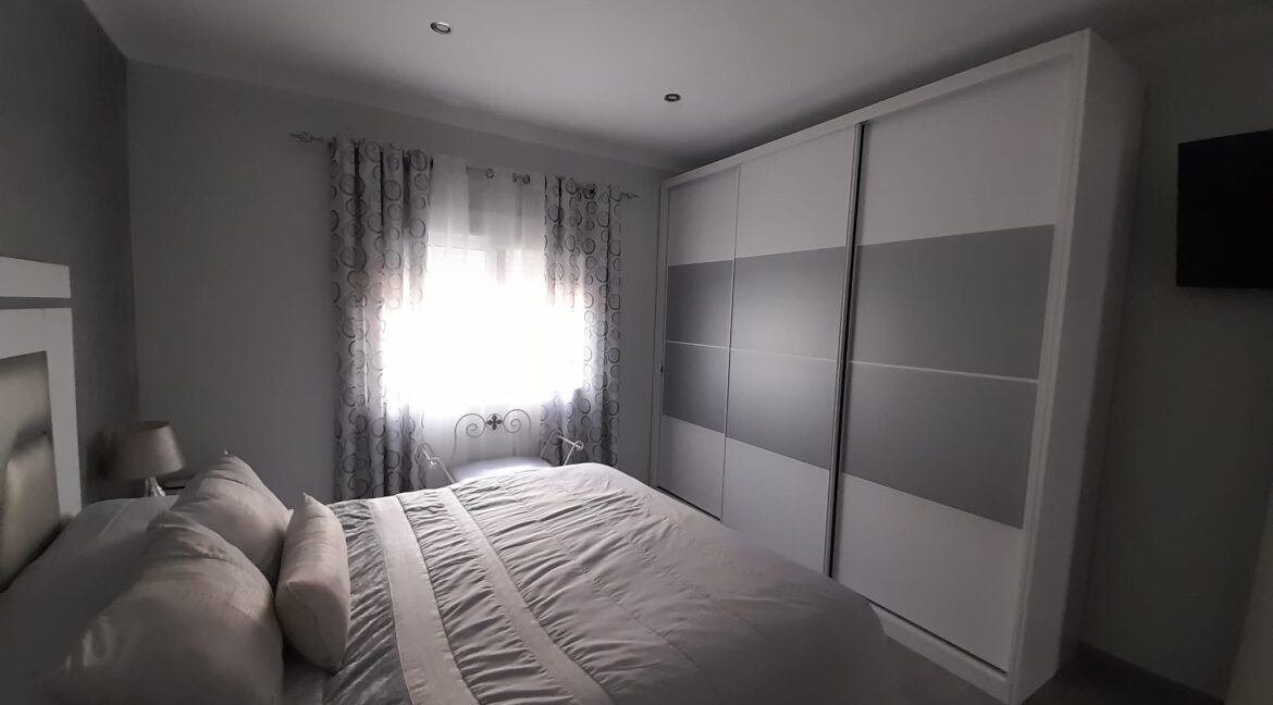 ab382592-7557-4440-bdec-511ee8b56a3f