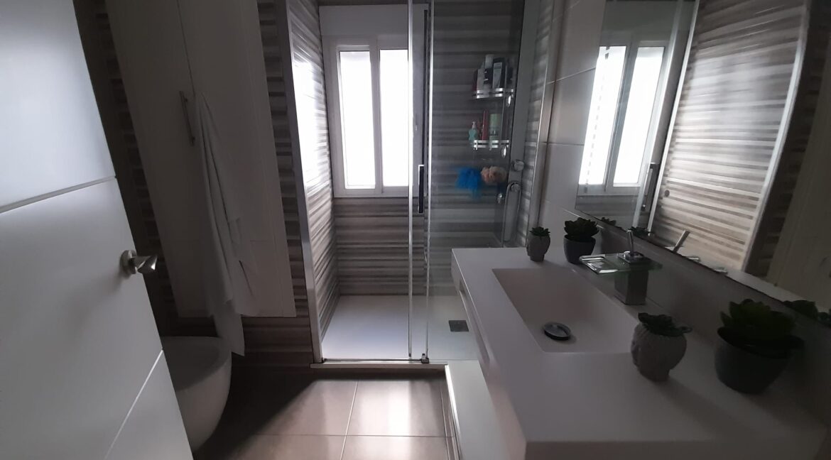 ef0b29a0-7858-40d4-bb70-94668223c68f