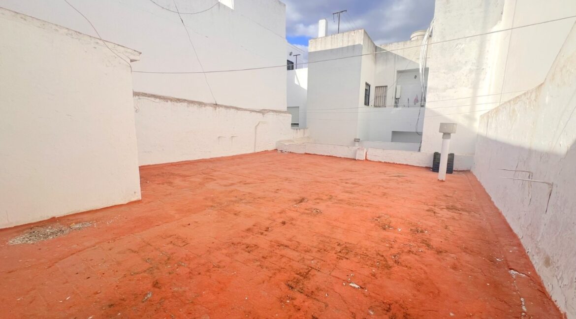 ee884e71-ee70-45ad-a1dd-9dcd24d6a82a (Large)