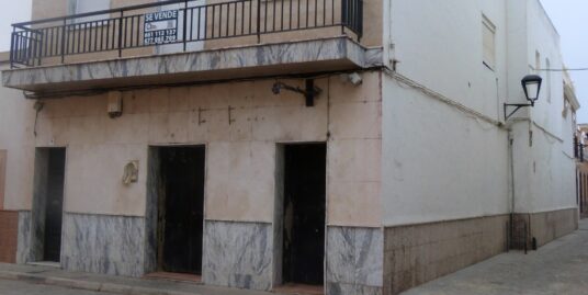 Casa y local en el casco antiguo de Isla Cristina!