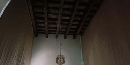 CASA DE PLANTA BAJA EN PLENO CENTRO!!!